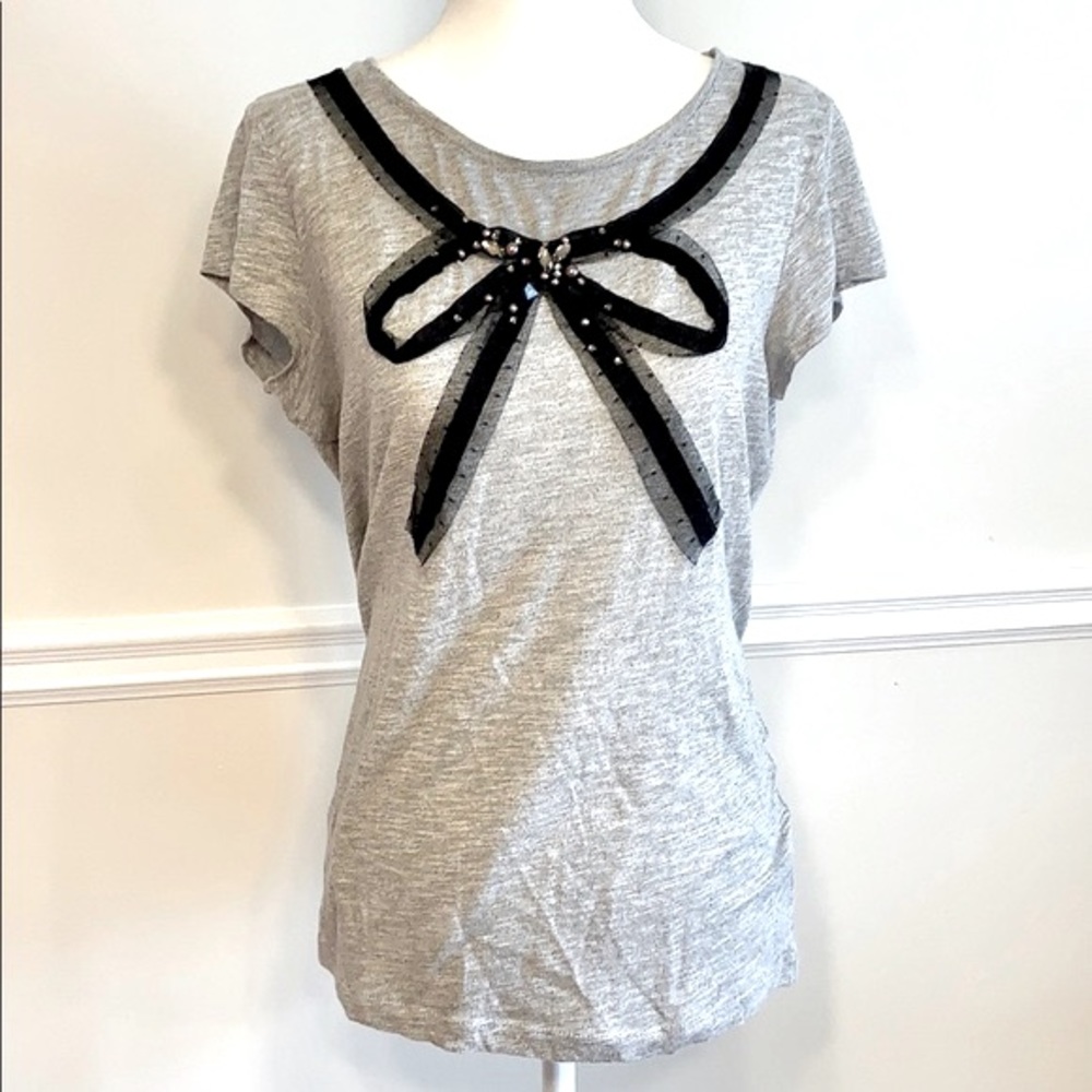 LOFT Pearl & Lace Embellished Bow Gray Tee M